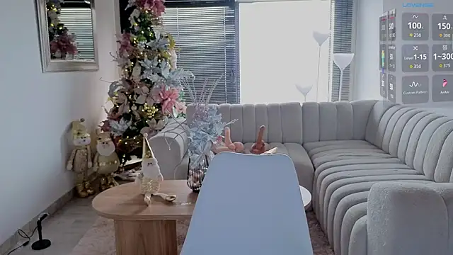 pamela reyes  online show from December 17, 6:34 pm