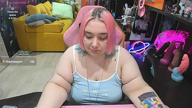 Softie Sofy online show from May 6, 2:37 am
