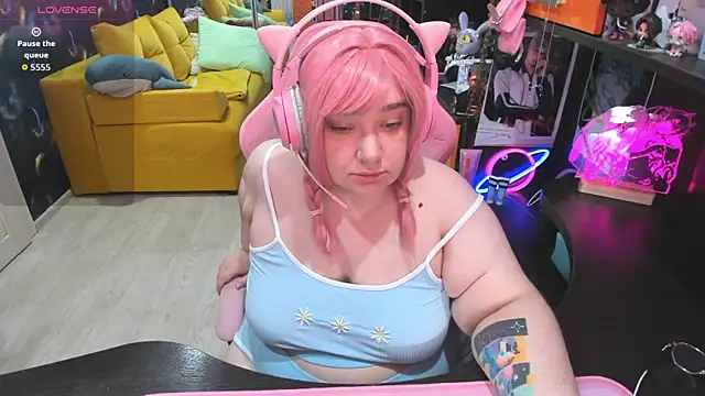 Softie Sofy online show from May 18, 3:16 am