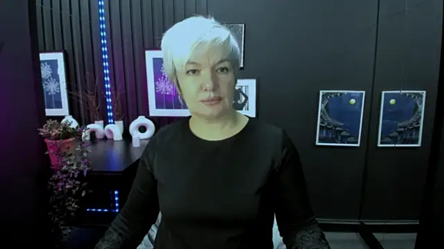 CarmenSoft online show from December 14, 8:47 pm