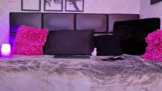 Daia Ashanti online show from March 24, 1:33 am