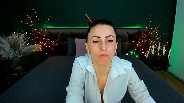 Rebecca Diamond online show from March 2, 7:26 am