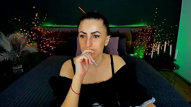 Rebecca Diamond online show from March 18, 6:40 am