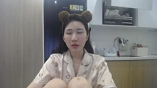 Asiagirll online show from May 16, 10:47 am