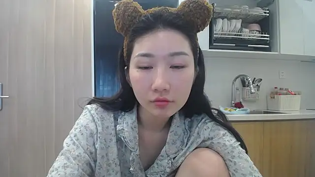 Asiagirll online show from May 7, 3:33 am