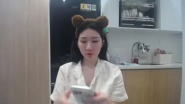 Asiagirll online show from May 11, 1:57 pm