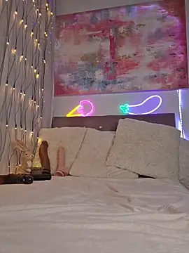 AfroditeReed online show from April 6, 8:26 am