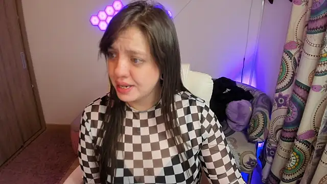 sophia grants online show from December 5, 6:13 am