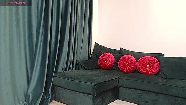 natasha-bigas online show from May 18, 7:53 pm