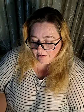 Iceprincess2bad4u online show from May 27, 6:27 pm