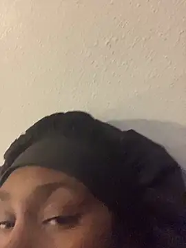 Foreignthababyy online show from September 17, 8:12 am