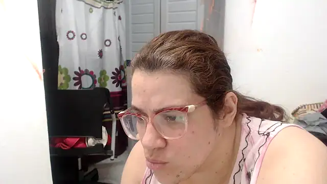 karlythothxh online show from October 9, 7:29 pm