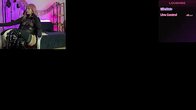 CyberXGoddess online show from April 9, 10:15 pm