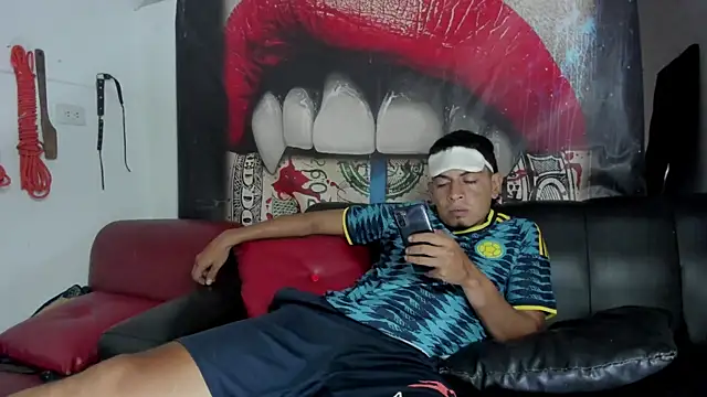 Strongernastyx online show from July 3, 8:37 pm