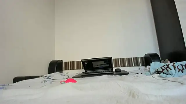 sweet-tinqerbell online show from October 12, 9:23 am