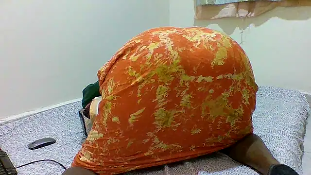 sweetelle09 online show from May 17, 7:02 pm