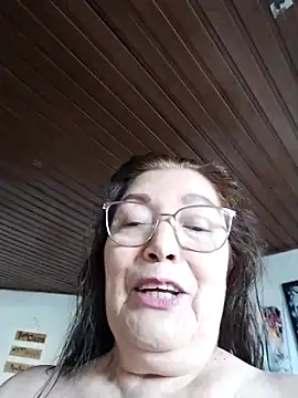 Vicky Rosse online show from May 9, 9:06 pm