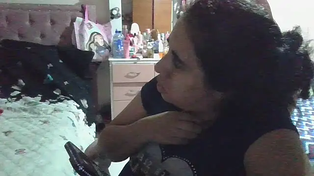 annarose19 online show from March 25, 11:40 pm