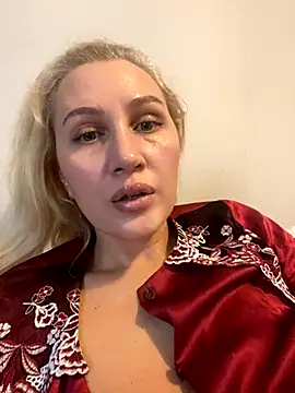 YourBlondee online show from November 24, 3:30 am