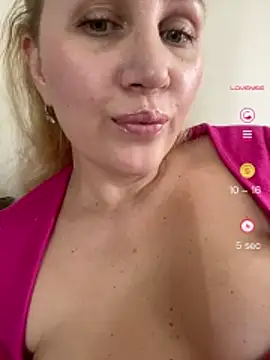 YourBlondee online show from May 15, 7:44 am