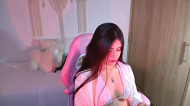 iriswest  online show from May 15, 4:05 am