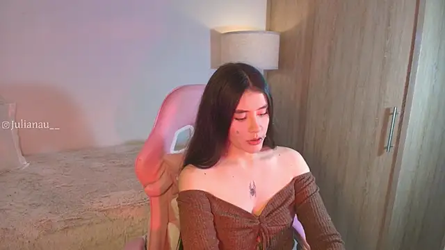 iriswest  online show from November 6, 11:10 pm