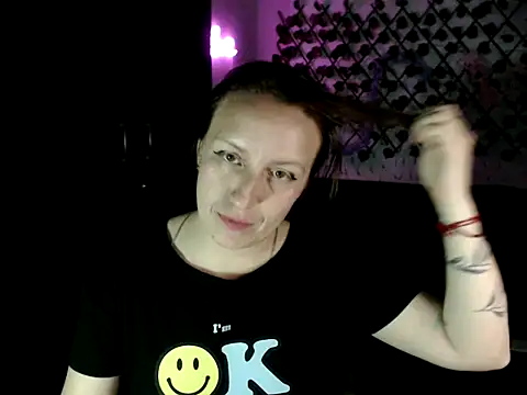 kittykalor09 online show from April 6, 1:27 am