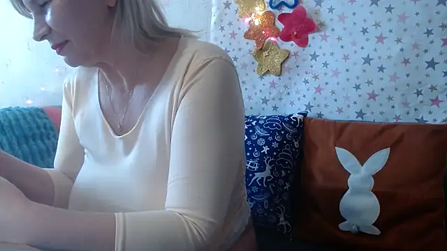 QueenLana online show from February 11, 10:06 am