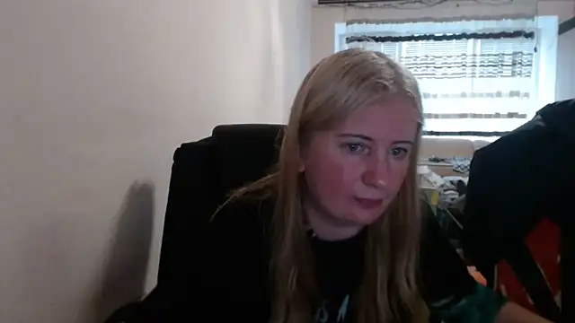 PeterAndJen online show from May 12, 4:13 pm
