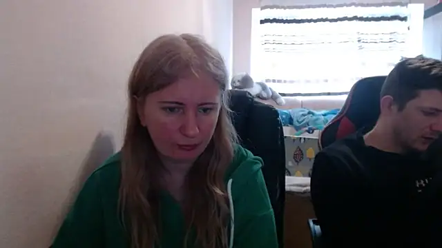 PeterAndJen online show from March 27, 8:26 am