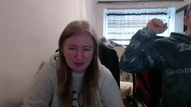 PeterAndJen online show from February 5, 7:22 am