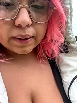 XaraRouxxx online show from November 7, 4:01 pm