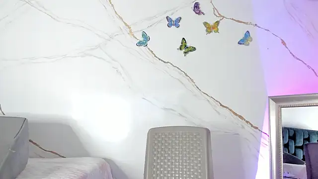 IsiisLovei online show from May 21, 3:43 pm