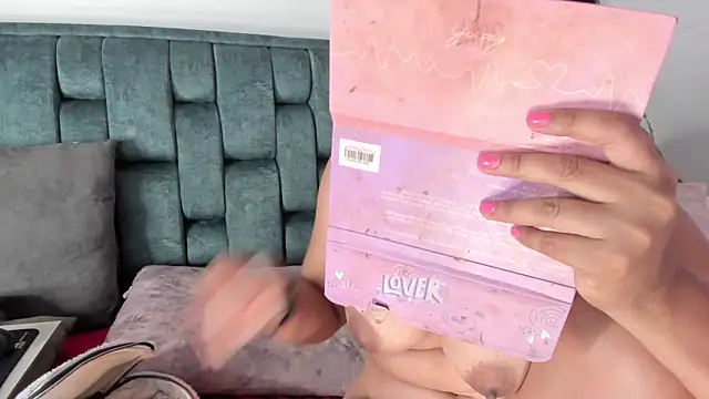 IsiisLovei online show from May 5, 2:53 pm