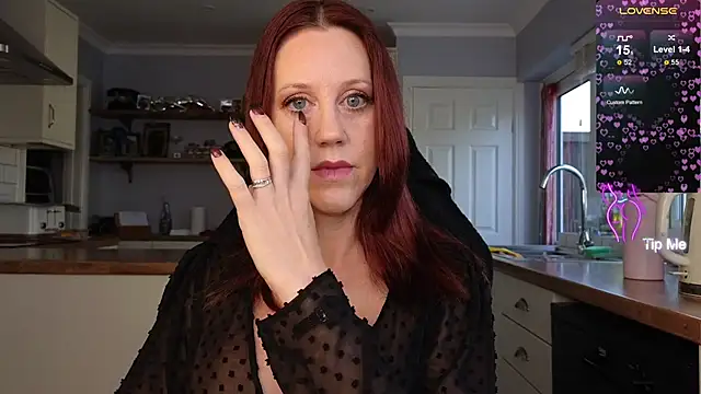 Snapshot of stripmequick chatting on October 9, 9:35 am stripmequick online show from October 9, 9:35 am