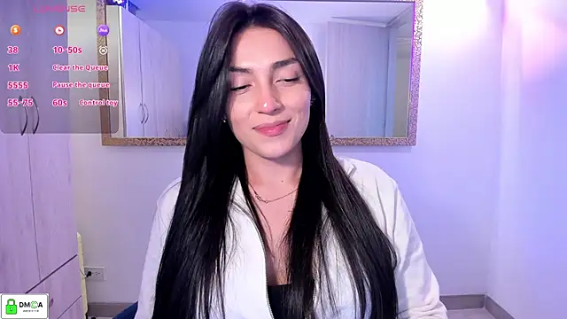 EricaVanderhill online show from April 7, 1:07 am