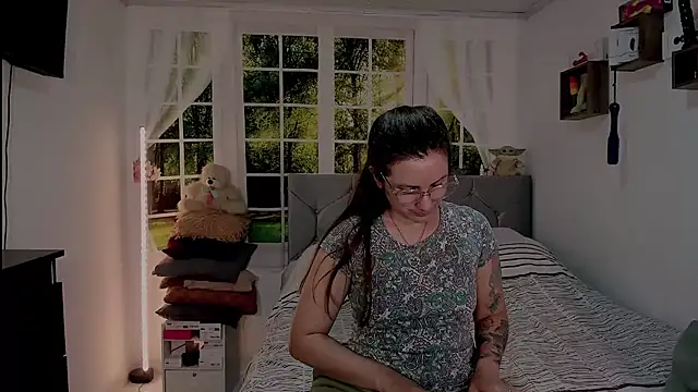 vanessabrown  online show from May 22, 1:14 am