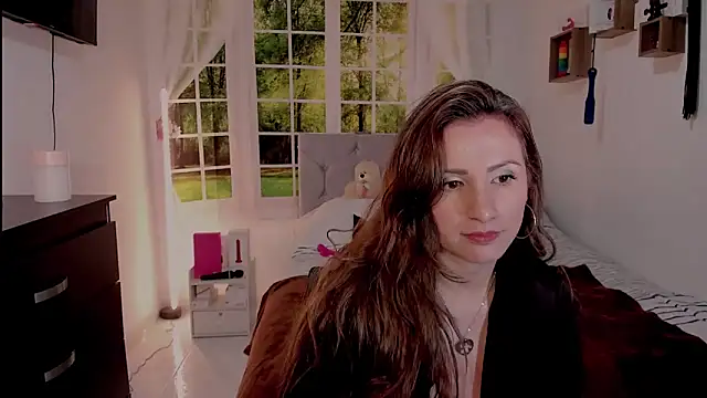 vanessabrown  online show from May 23, 5:44 pm
