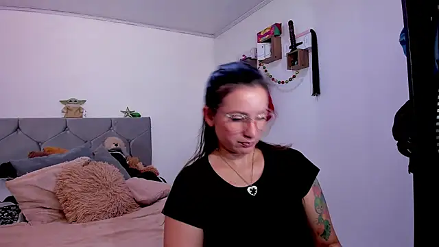 vanessabrown  online show from December 15, 6:13 pm