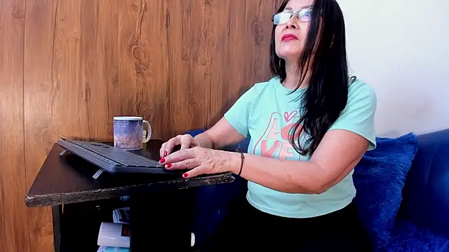 Mature Skinny online show from May 20, 12:13 pm