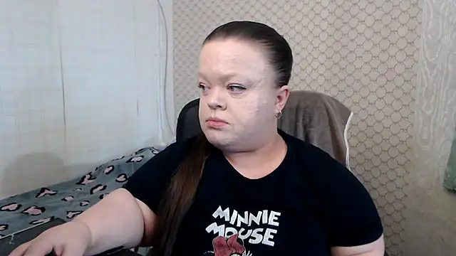 Janiffer MiMi online show from May 11, 3:40 pm