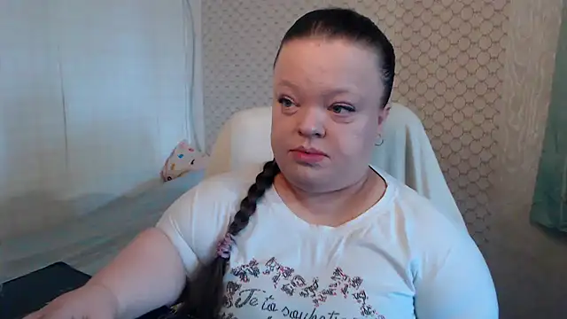 Janiffer MiMi online show from May 25, 3:55 pm