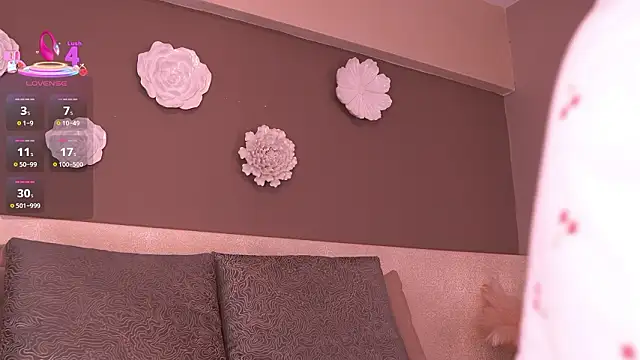 evamoretti online show from February 27, 7:46 pm