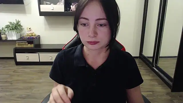 Laralianna online show from October 8, 2:21 pm