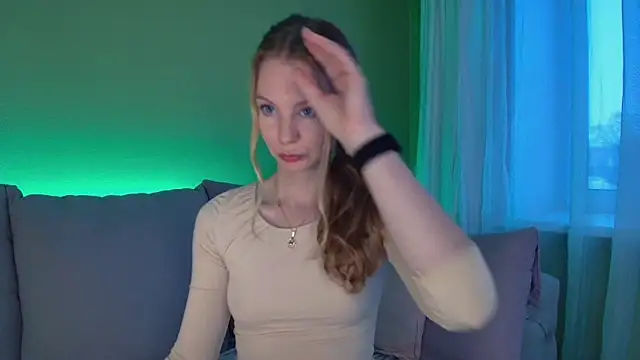 Cuddle Cat online show from January 18, 5:59 am