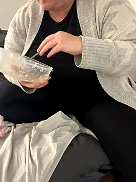 sweeti Em online show from January 7, 4:10 pm