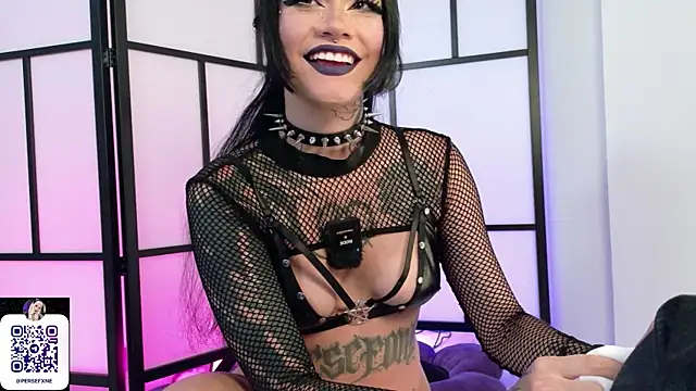damnliciousss online show from May 16, 11:37 pm