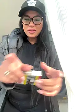 MeghanXO online show from November 27, 3:15 pm