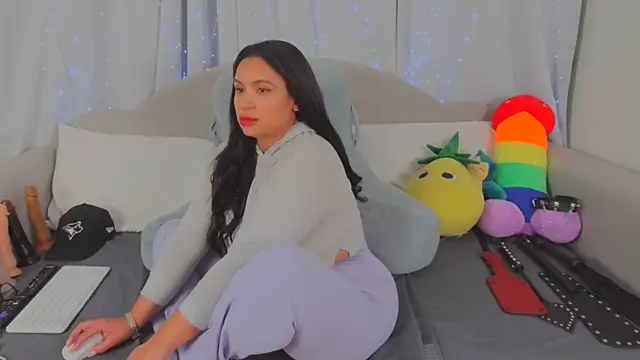 MeghanXO online show from April 11, 11:41 pm