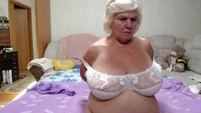 Blondebomb online show from October 18, 4:48 am